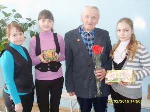И.И. Карташов благодарен школьникам за внимание