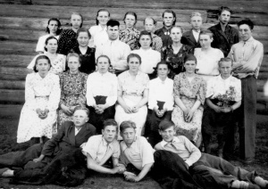 Фотография из альбома С.Ф. Девяткиной. Рогоженские ученики и учителя