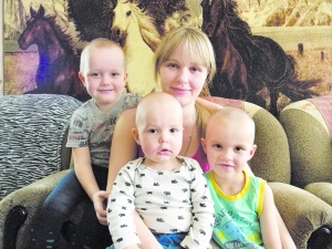 Е. Балашова и трое ее сыновей